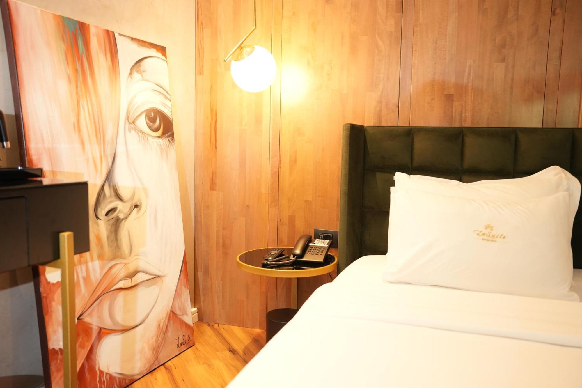 La Suite Boutique Hotel Tirana Exterior foto
