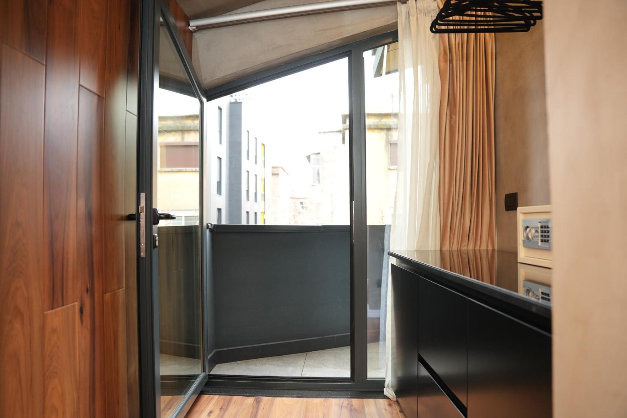 La Suite Boutique Hotel Tirana Exterior foto
