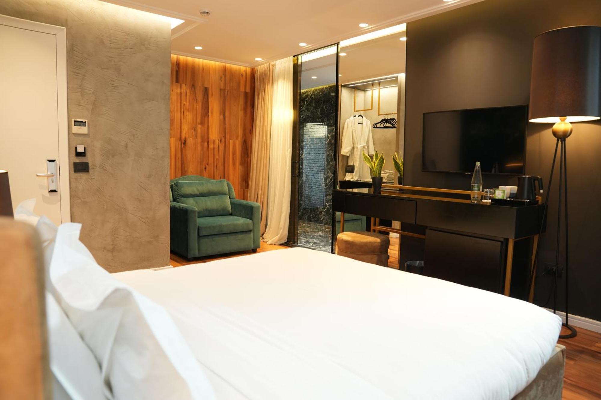 La Suite Boutique Hotel Tirana Exterior foto