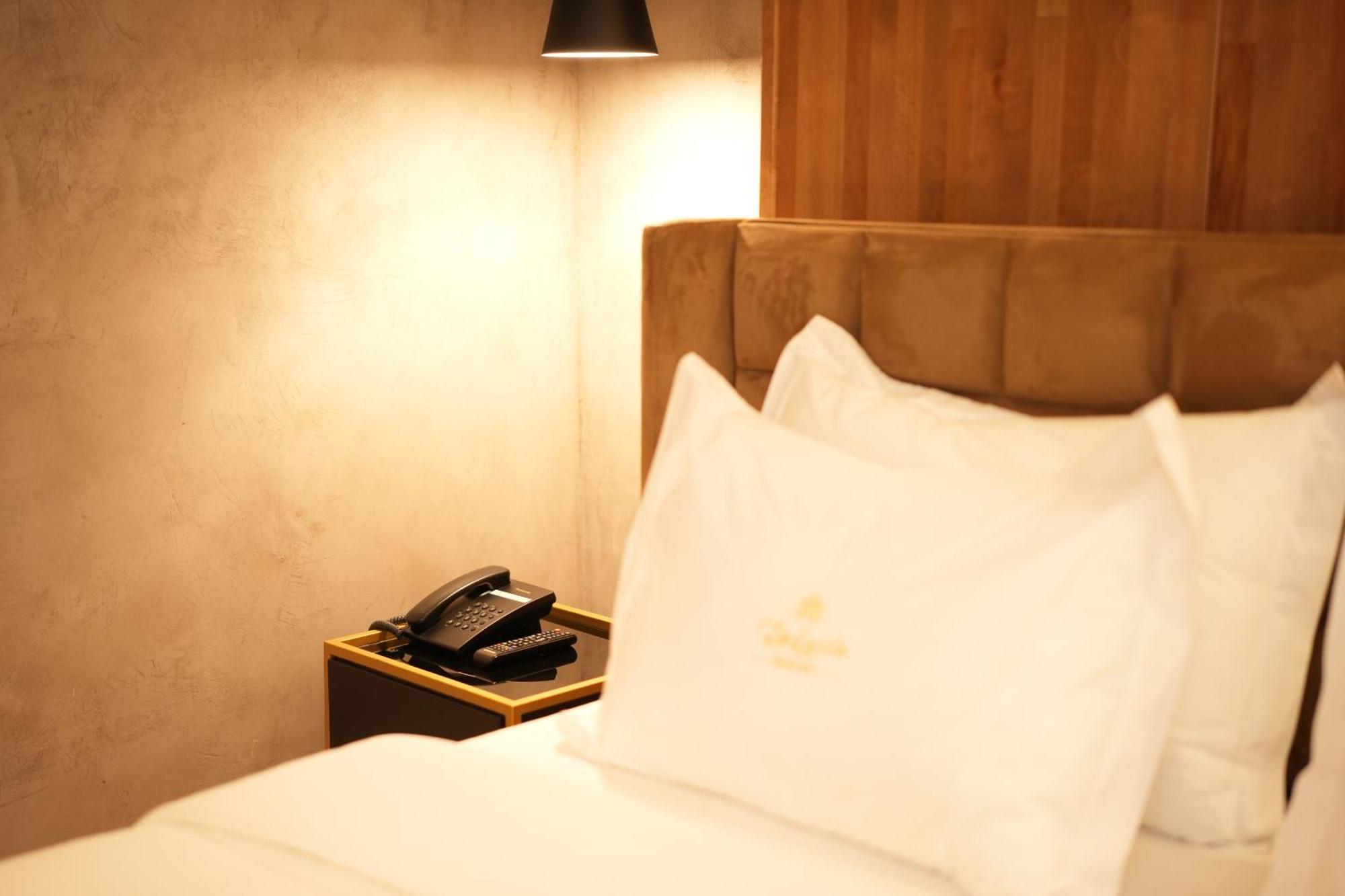 La Suite Boutique Hotel Tirana Exterior foto